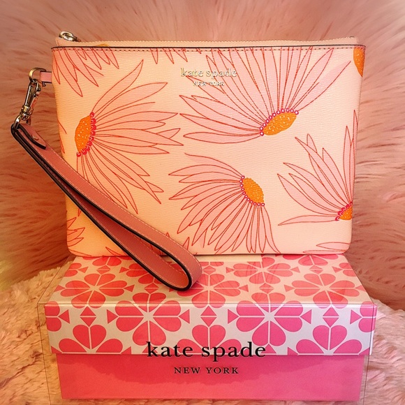 🌴SUMMER SALE 🌴💯✔️ Authentic Kate Spade Wristlet and card holder - Picture 2 of 7